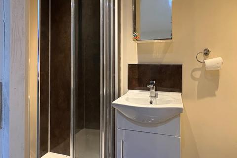 Studio to rent, Cranhurst Road