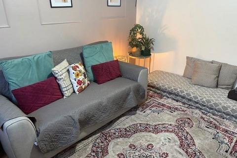 3 bedroom terraced house for sale, Runley Road, Luton