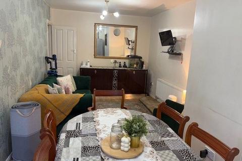 3 bedroom terraced house for sale, Runley Road, Luton