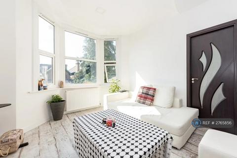 2 bedroom flat to rent, Brigstock Road, Thornton Heath, CR7
