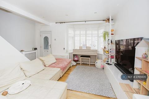 3 bedroom terraced house to rent, Varley Road, London, E16