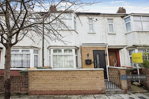 3 bedroom terraced house to rent, Varley Road, London, E16