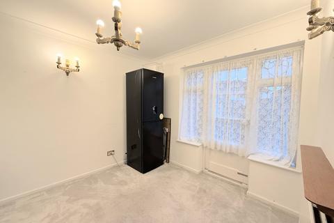 undefined, Don Way, Romford, RM1