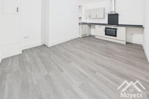 Flat 5 The Mews, Eanam Old Road, Blackburn. BB1 5BY