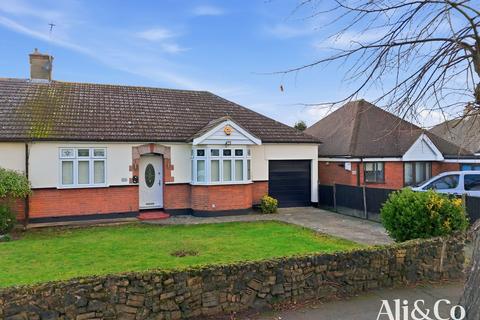 2 bedroom bungalow for sale, Connaught Avenue, Grays