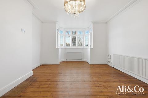 2 bedroom bungalow for sale, Connaught Avenue, Grays