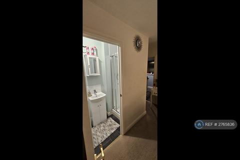 4 bedroom detached house to rent, Chancery Park, Priorslee, Telford, TF2