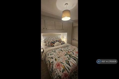 4 bedroom detached house to rent, Chancery Park, Priorslee, Telford, TF2