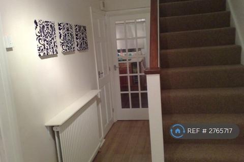 3 bedroom semi-detached house to rent, Swenson Avenue, Nottingham, NG7