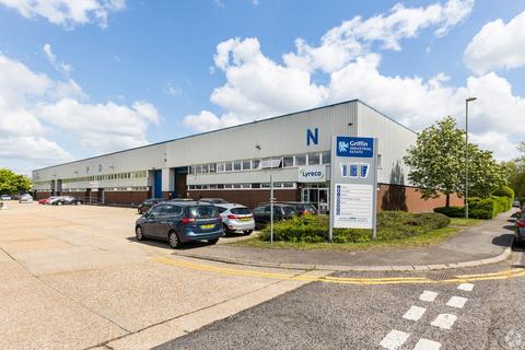 Distribution warehouse to rent, Brunel Rd Totton SO40 3SH