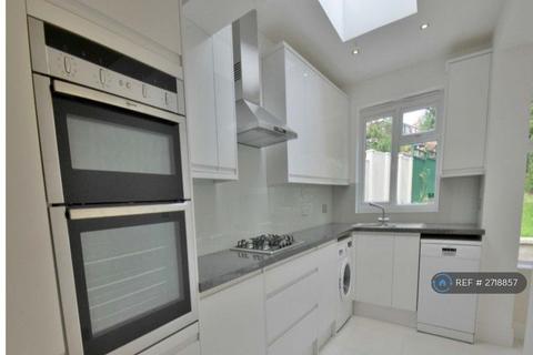 6 bedroom semi-detached house to rent, Fairfield Avenue, London, NW4
