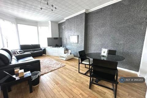 3 bedroom semi-detached house to rent, Bolton Road, Swinton, Manchester, M27