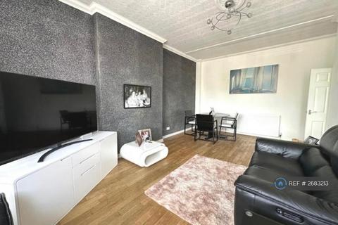 3 bedroom semi-detached house to rent, Bolton Road, Swinton, Manchester, M27