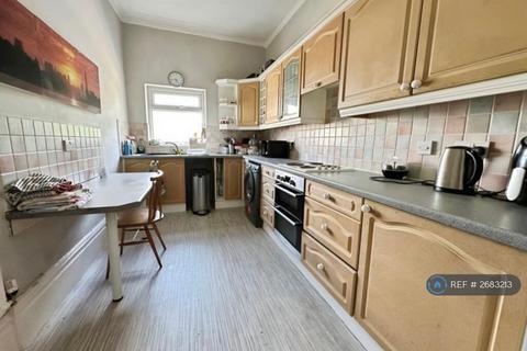 3 bedroom semi-detached house to rent, Bolton Road, Swinton, Manchester, M27