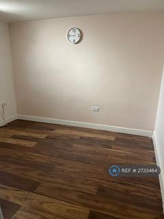 3 bedroom terraced house to rent, Hampden Road, Slough, SL3
