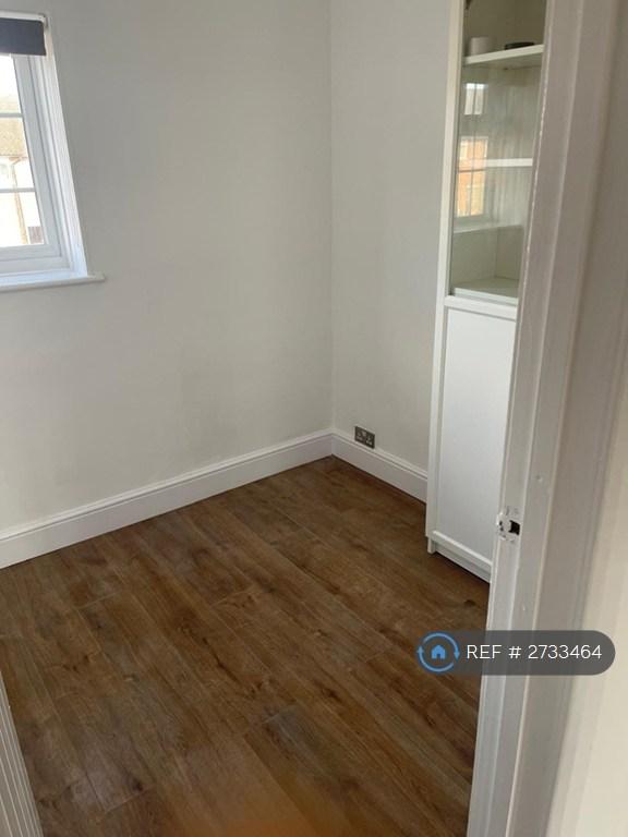 Small Bedroom 3