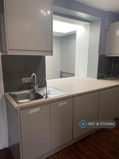 3 bedroom terraced house to rent, Hampden Road, Slough, SL3