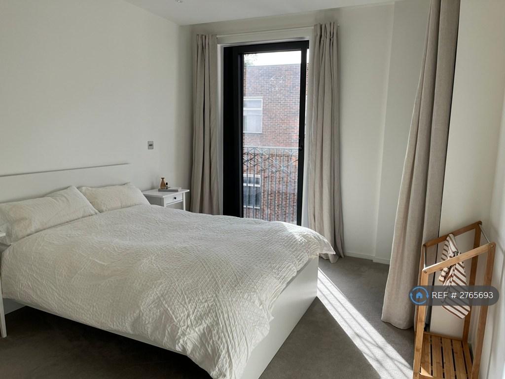 Double Bedroom With En-Suite