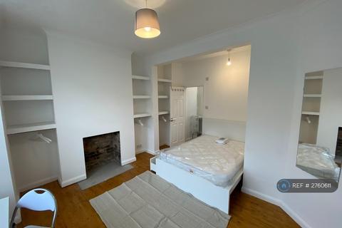 1 bedroom in a house share to rent, Winchcombe Road, Eastbourne, BN22
