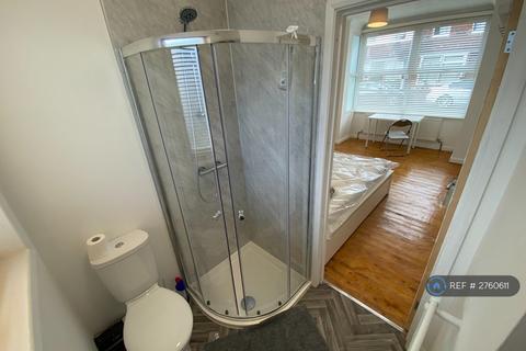 1 bedroom in a house share to rent, Winchcombe Road, Eastbourne, BN22