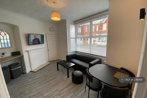 1 bedroom in a house share to rent, Winchcombe Road, Eastbourne, BN22