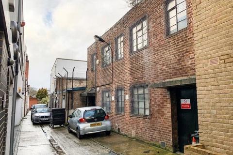 Mixed use for sale, 3-5 Gayford Rd London W12 9BY