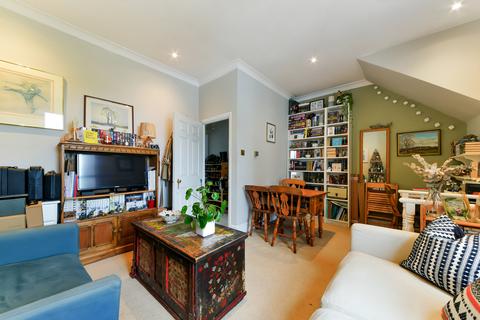1 bedroom flat to rent, Huguenot Terrace, SW18