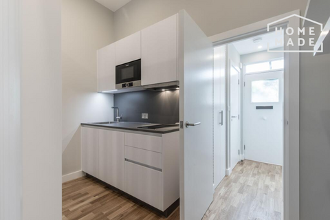 Flat to rent - 97 Russell Road, N13