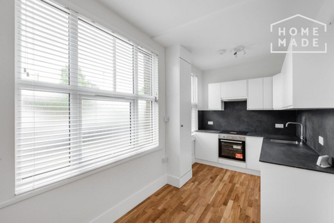 1 bedroom flat to rent, Bowes House, N13