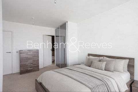 2 bedroom apartment to rent, Cable Walk, Enderby Wharf SE10