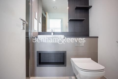 2 bedroom apartment to rent, Cable Walk, Enderby Wharf SE10