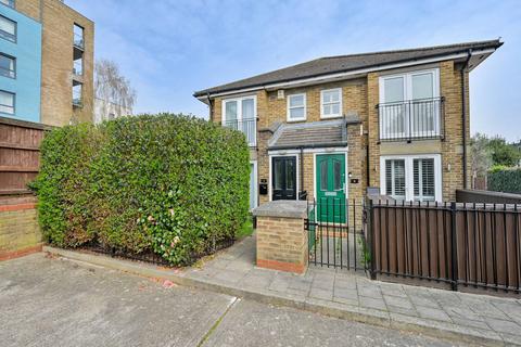 1 bedroom flat for sale, Kingswood Terrace, Chiswick, London, W4