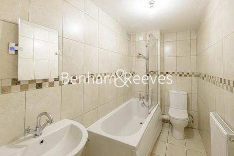 2 bedroom apartment to rent, Shire House, Lamb’s Passage EC1Y