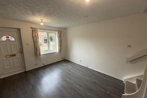 2 bedroom terraced house to rent, Priors Drive, Norfolk NR6