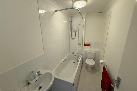 2 bedroom terraced house to rent, Priors Drive, Norfolk NR6