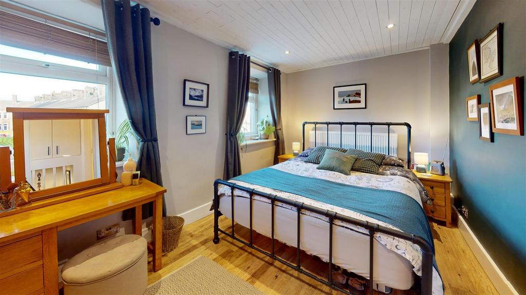 2-North-Row-Bedroom 1.jpg