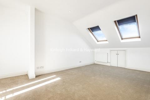 3 bedroom flat to rent, Trinity Road, Tooting, London, SW17