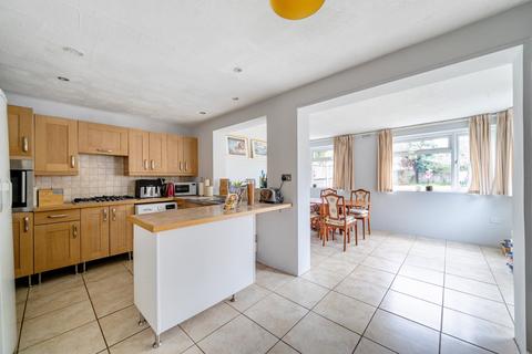 undefined, Magdalen Close, Surrey KT14