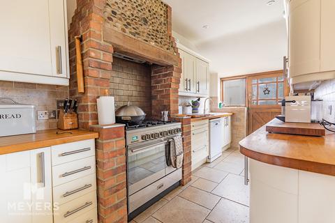 3 bedroom detached house for sale, Magna Road, Bournemouth, BH11 9NB
