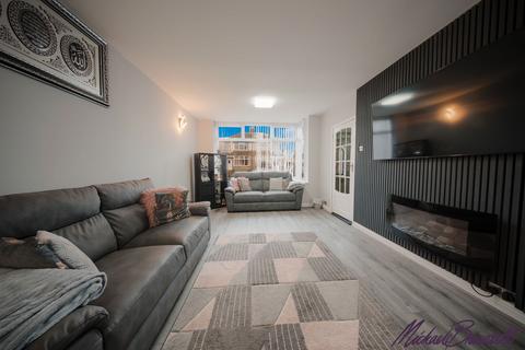 3 bedroom semi-detached house for sale, Fairway, Bradford BD7