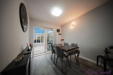 3 bedroom semi-detached house for sale, Fairway, Bradford BD7