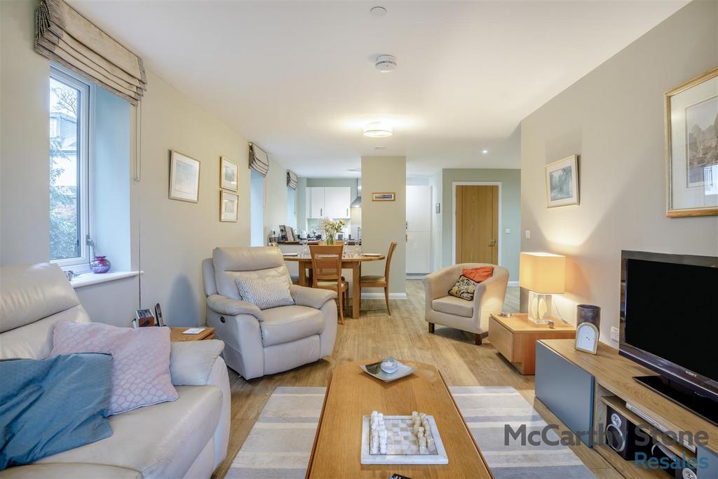 8675764-interior16.jpg