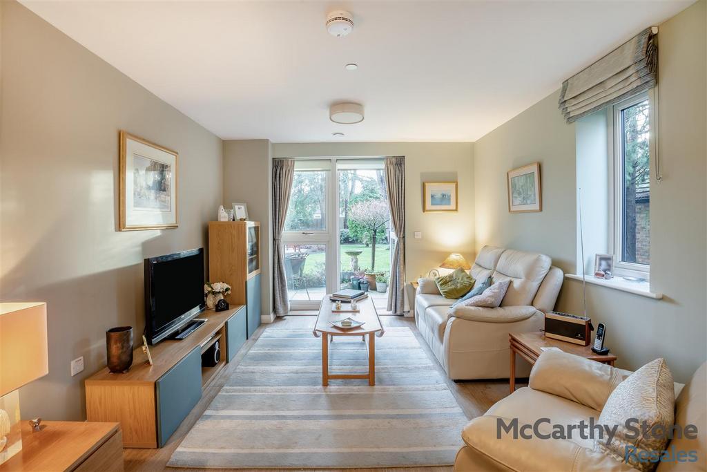 8675764-interior01.jpg