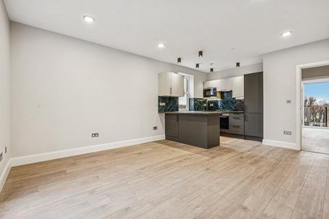 1 bedroom flat for sale, Lennards Court, Chiswick High Road, London W4
