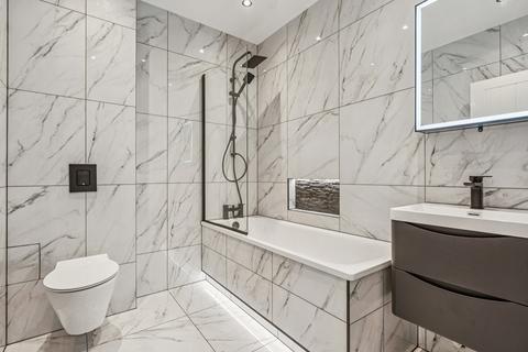 1 bedroom flat for sale, Lennards Court, Chiswick High Road, London W4