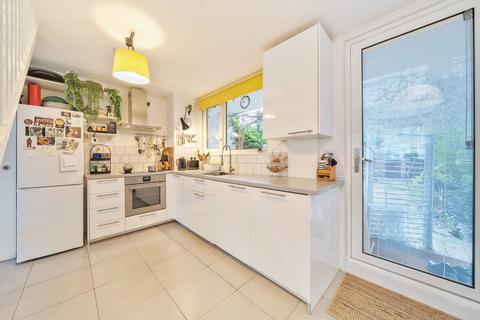3 bedroom maisonette for sale, Holybourne Avenue, London, SW15