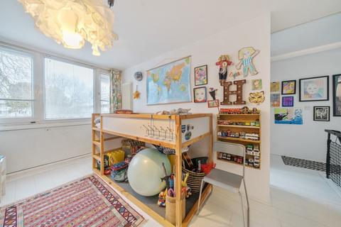 3 bedroom maisonette for sale, Holybourne Avenue, London, SW15