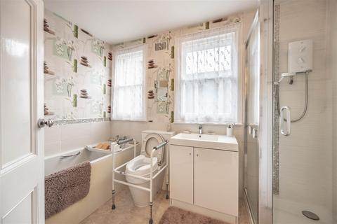 3 bedroom terraced house for sale, CAMBRIDGE ROAD, Southend-On-Sea