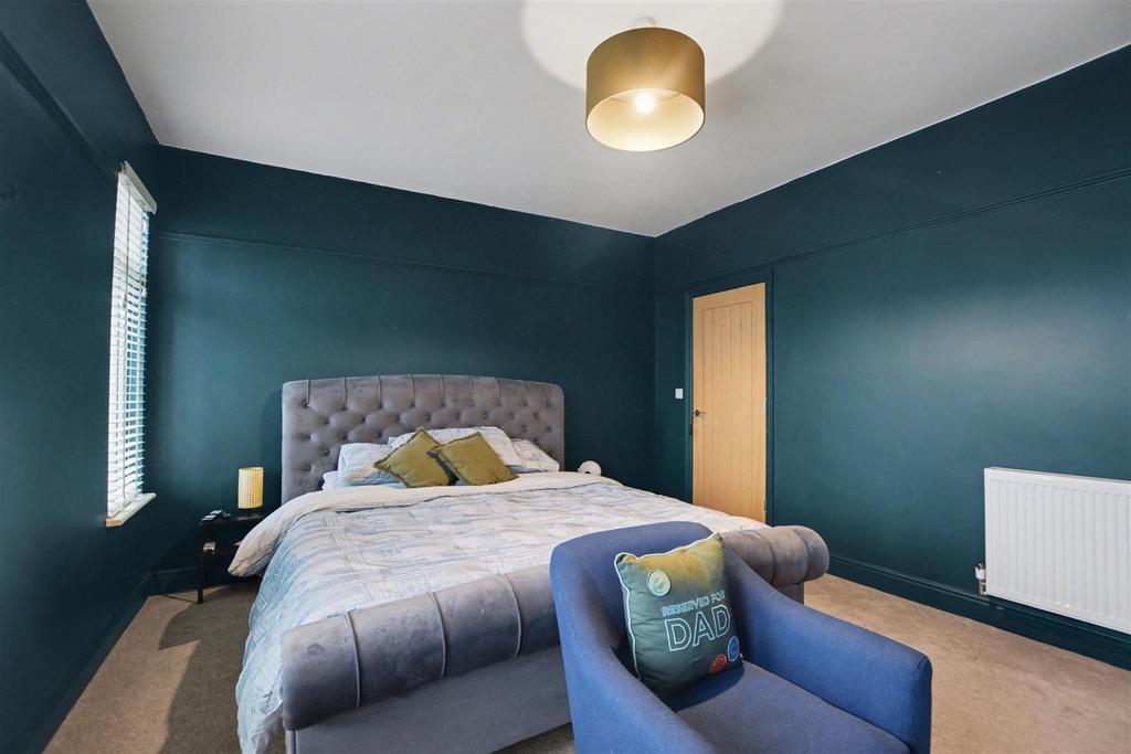 Bedroom 1 3.jpeg