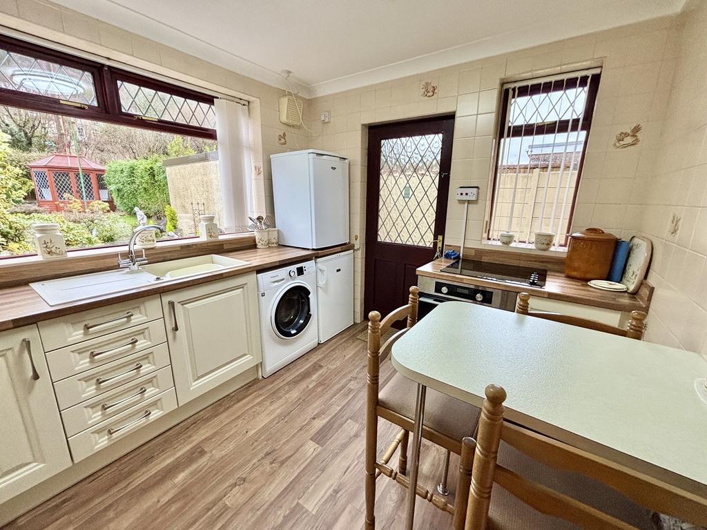Kitchen / Breakfast Room